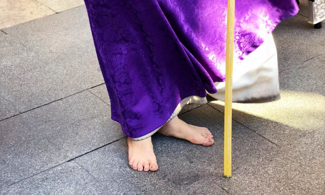 Cuidar tus pies durante la semana santa de malaga
