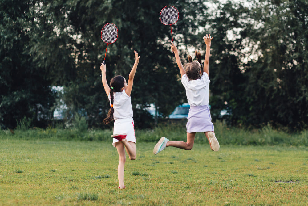 Nilas jugando tenis